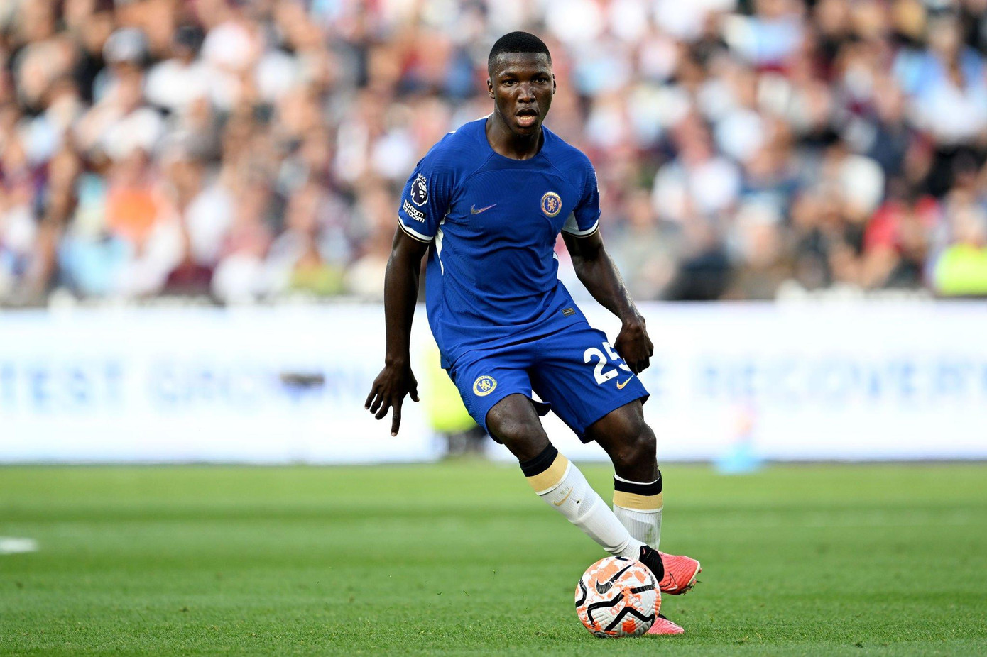 Caicedo gây thất vọng trong ngày ra mắt Chelsea