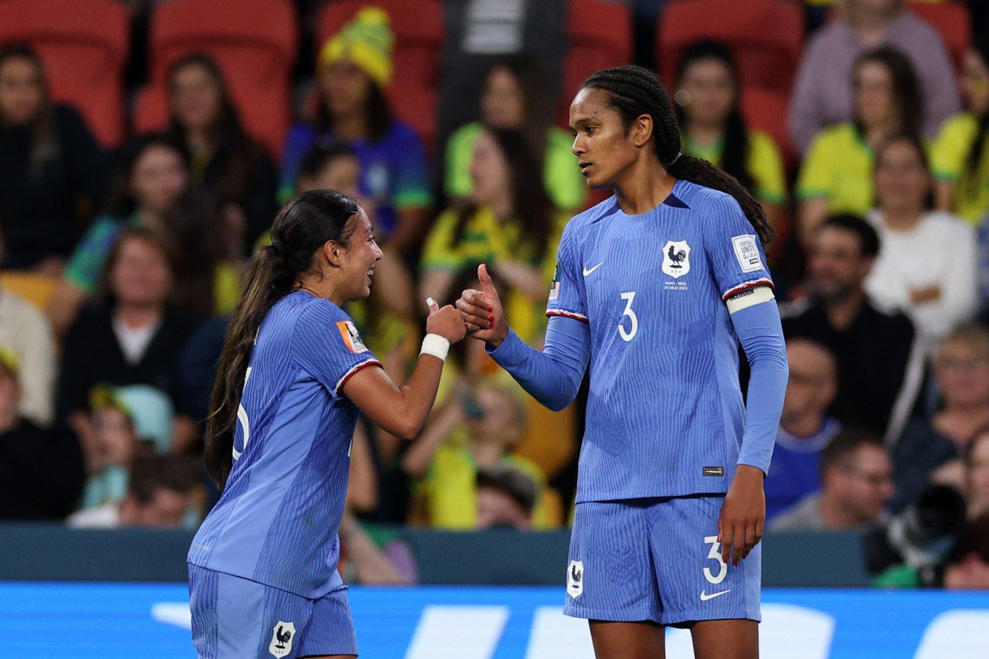 Các cầu thủ Pháp rất mạnh tình huống cố định Các cầu thủ Pháp rất mạnh tình huống cố định