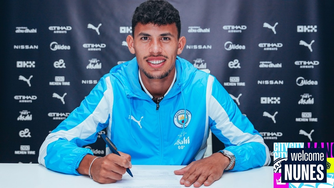 Matheus Nunes rạng rỡ ký hợp đồng với Man City Matheus Nunes rạng rỡ ký hợp đồng với Man City