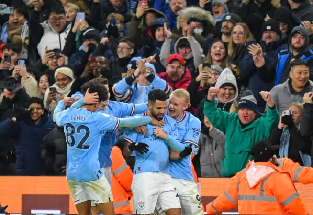 Các cầu thủ Man City bùng nổ trong hiệp 2 trước Tottenham Các cầu thủ Man City bùng nổ trong hiệp 2 trước Tottenham