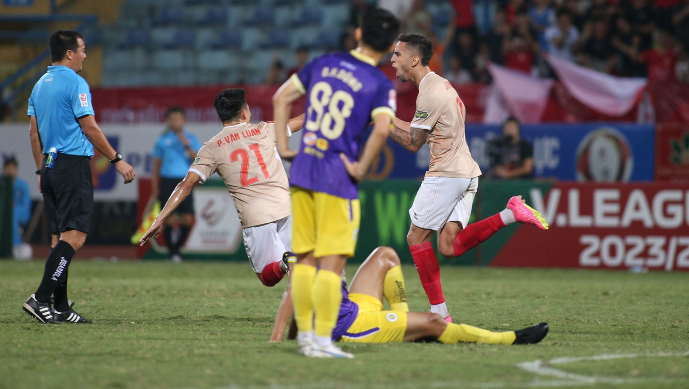 Night Wolf V.League 1-2023/24: CAHN nối mạch thắng, CLB Hà Nội kéo dài mạch thua ảnh 11 Night Wolf V.League 1-2023/24: CAHN nối mạch thắng, CLB Hà Nội kéo dài mạch thua ảnh 11