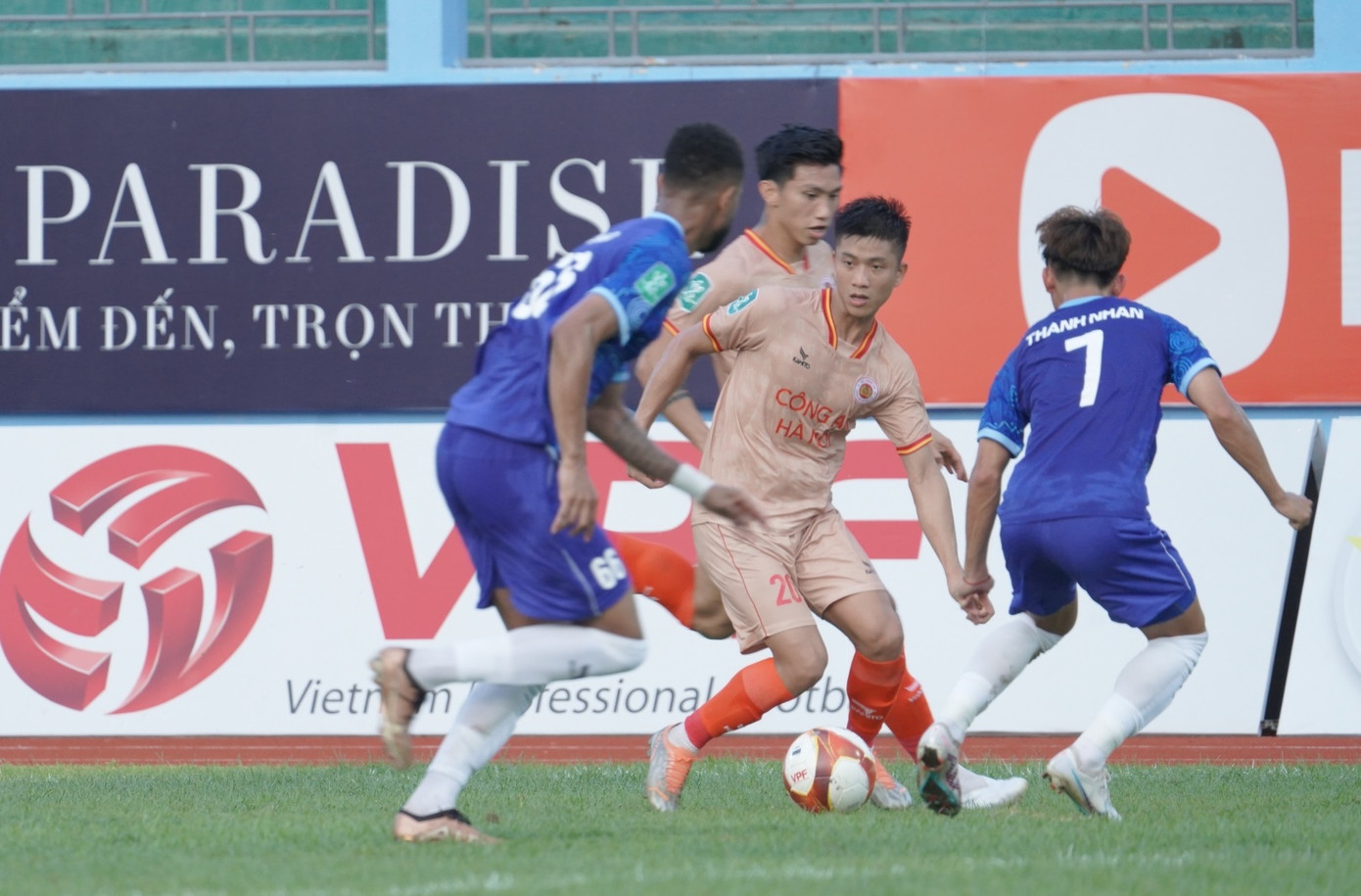 Phan Văn Đức vật lộn với các chấn thương nặng trong sự nghiệp Phan Văn Đức vật lộn với các chấn thương nặng trong sự nghiệp