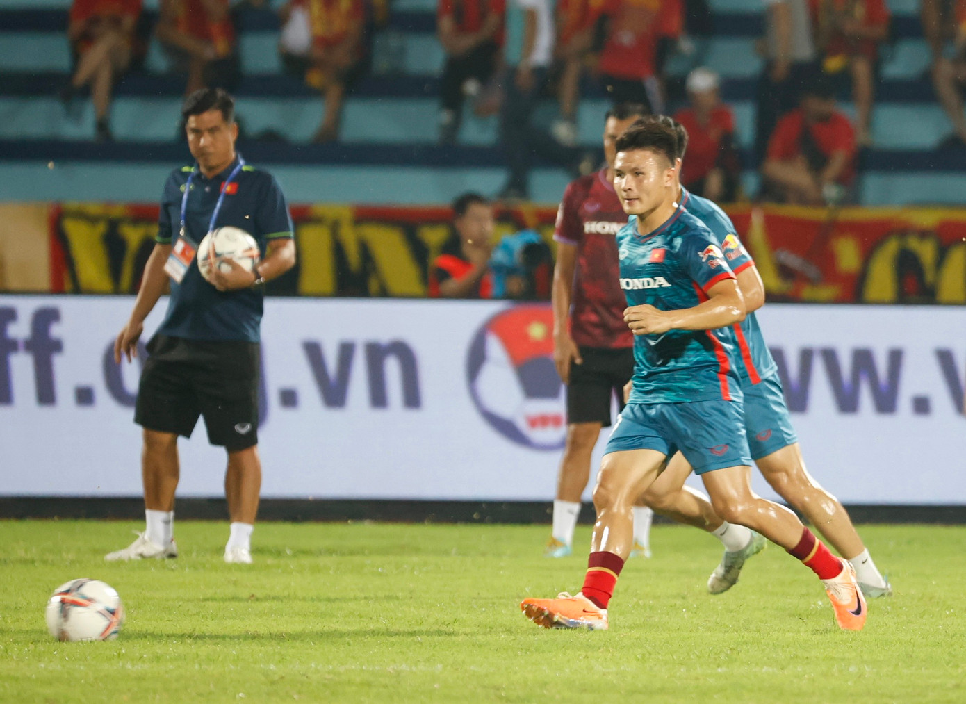 Quang Hải sẽ có cơ hội đá tự do ở trận này. Ảnh: Như Ý