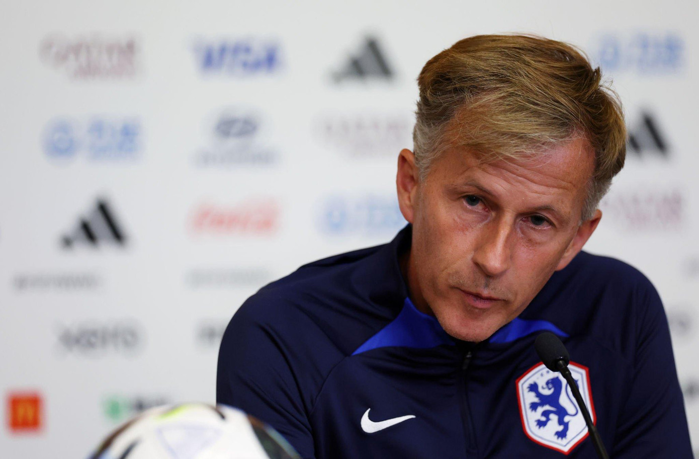 HLV Andries Jonker muốn thắng đậm Việt Nam