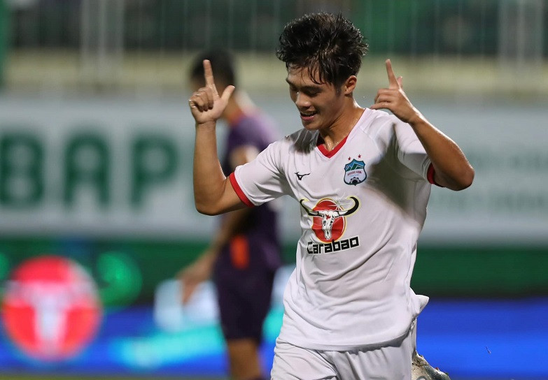 Quốc Việt sẽ có thêm cơ hội trổ tài săn bàn. Ảnh: HAGL