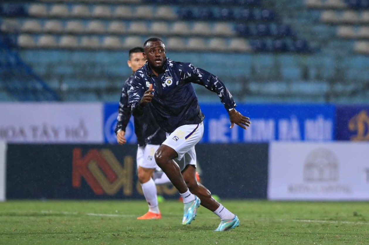 Tagueu có cơ hội sửa sai sau thẻ đỏ ở Cúp C1 châu Á