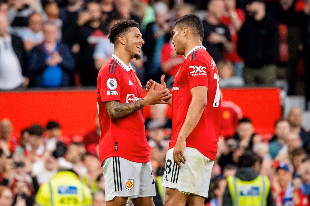 Sancho và Casemiro đều nằm trong danh sách thanh lý của MU
