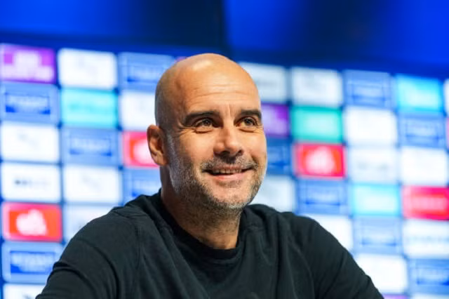 Pep Guardiola tuyên bố Man City bị 19 CLB Ngoại hạng Anh "đánh hội đồng"