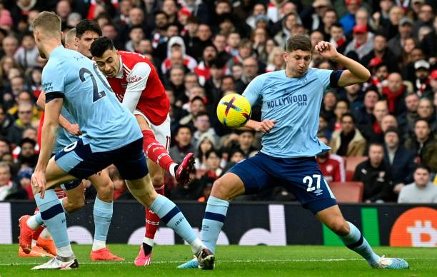 Bị Brentford chia điểm trên sân nhà, ngôi đầu của Arsenal bị đe dọa ảnh 6 Bị Brentford chia điểm trên sân nhà, ngôi đầu của Arsenal bị đe dọa ảnh 6