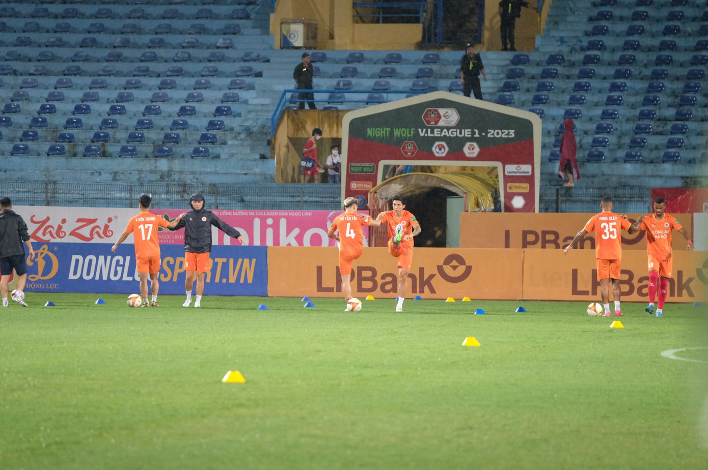 Hạ HL Hà Tĩnh 4-2, CAHN soán ngôi đầu bảng của Thanh Hóa ảnh 6