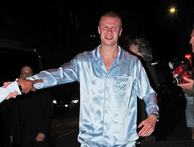 Người hâm mộ Man City phát sốt vì sự giản dị của Haaland Người hâm mộ Man City phát sốt vì sự giản dị của Haaland