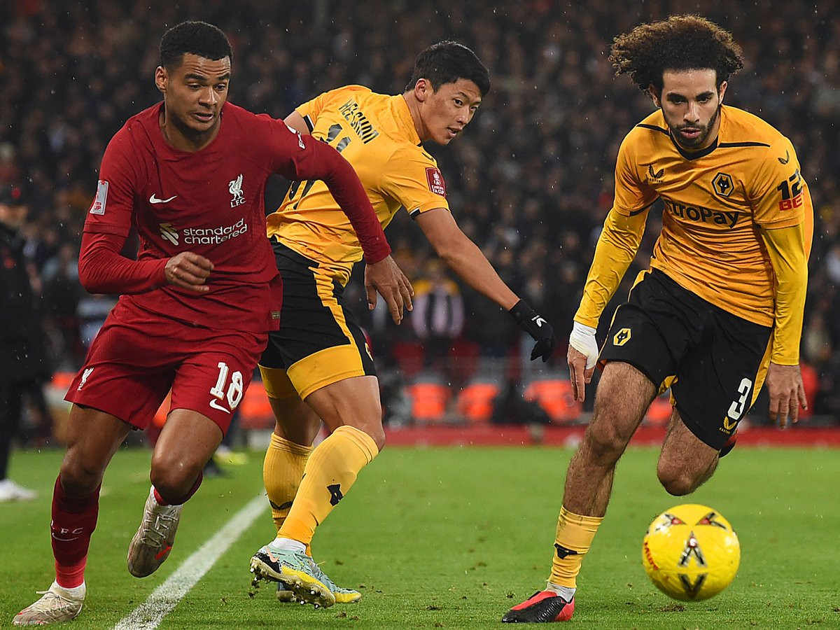 Liverpool đã thắng Wolves 7 trận liên tiếp tại Ngoại hạng Anh