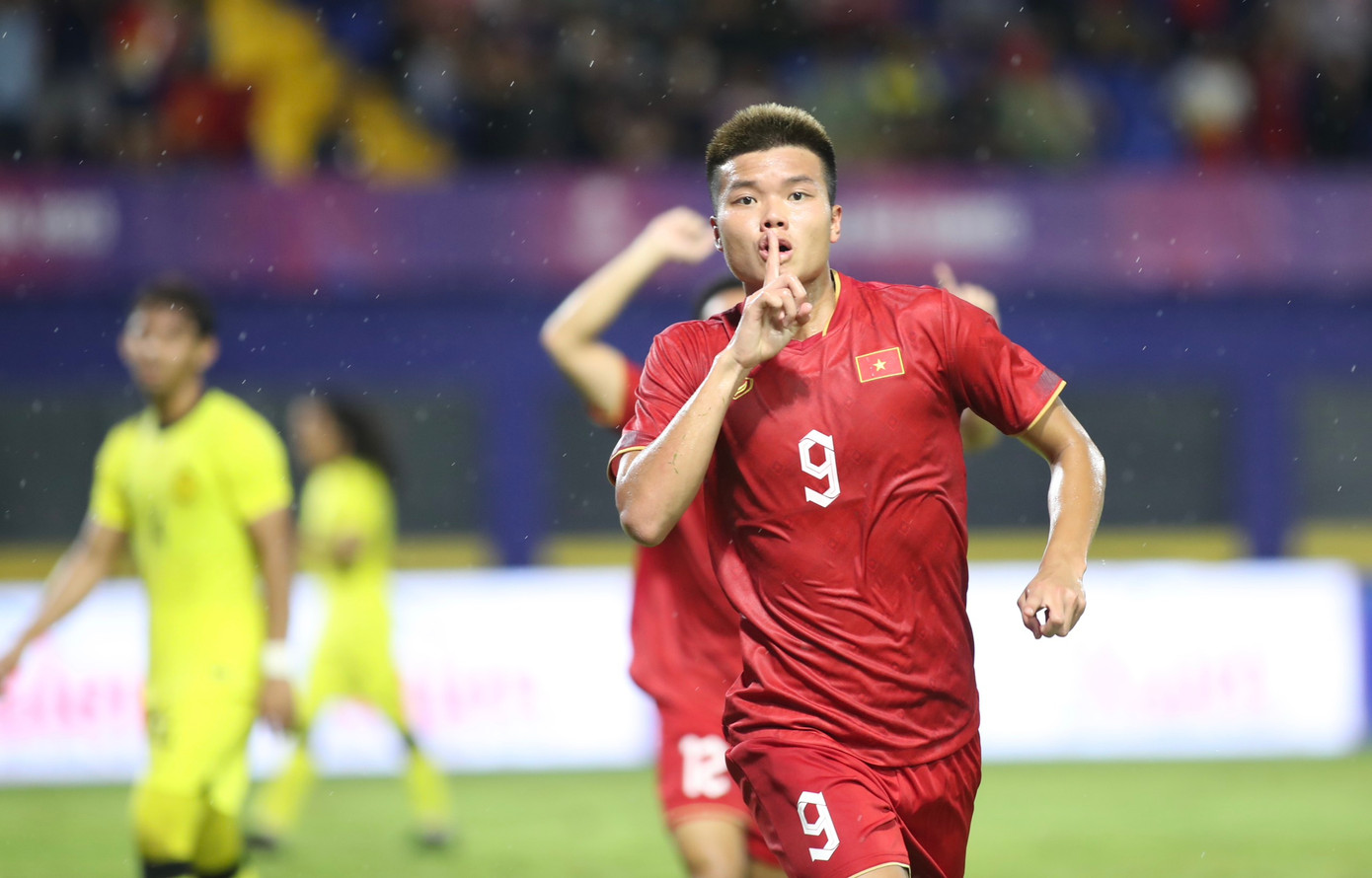 U22 Việt Nam cần thêm cầu thủ san sẻ với Văn Tùng U22 Việt Nam cần thêm cầu thủ san sẻ với Văn Tùng