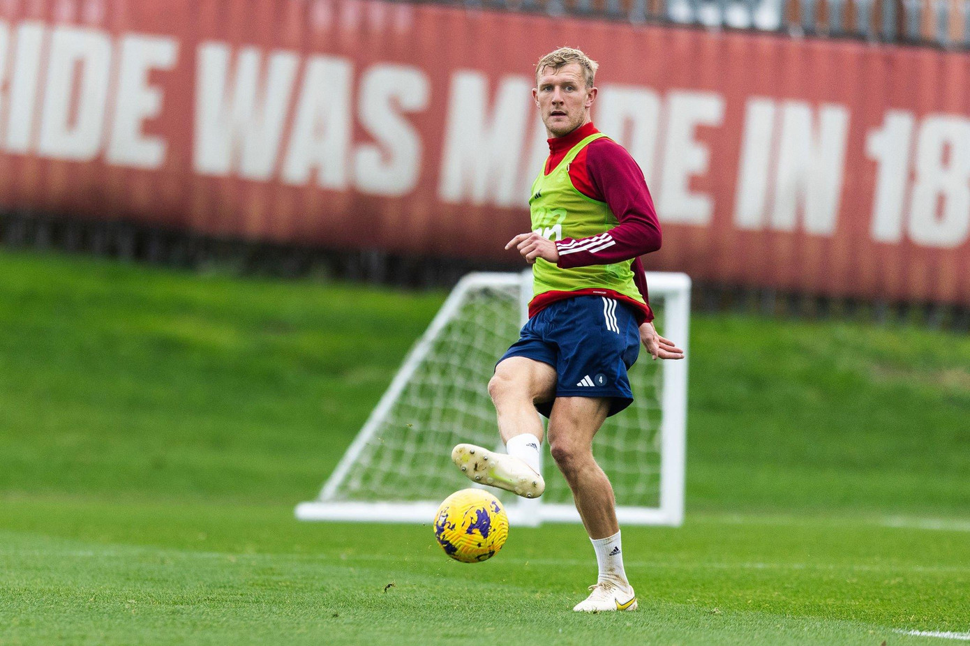 Joe Worrall phải tập riêng Joe Worrall phải tập riêng