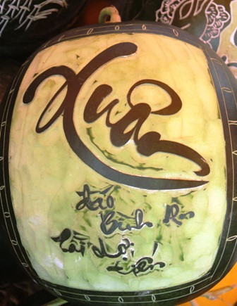 Ngỡ ngàng thư pháp trên... dưa của bạn trẻ Cần Thơ ảnh 4