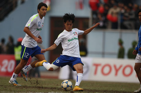 Chuyện sân xấu ở V.League: Vấn đề không phải là tiền ảnh 2