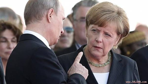 Thủ tướng Đức Angela Merkel (phải) và Tổng thống Nga V. Putin.