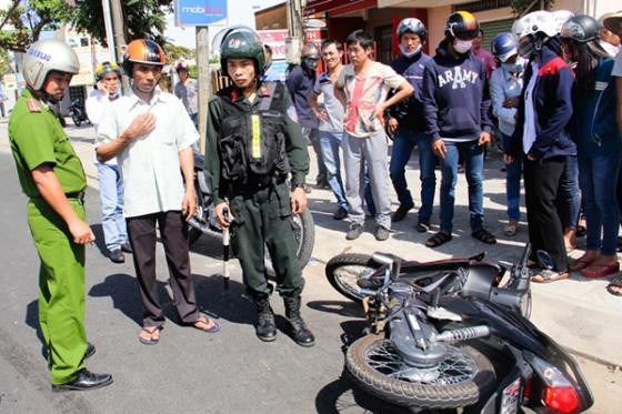 Xe khách 16 chỗ tông 4 xe máy liên hoàn ngày Tết ảnh 6