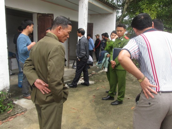 Tranh hát karaoke, trai làng đấm đá túi bụi làm 1 người tử vong ảnh 2 Tranh hát karaoke, trai làng đấm đá túi bụi làm 1 người tử vong ảnh 2