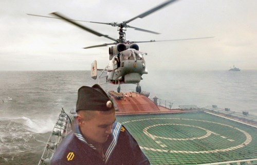  Trực thăng săn ngầm Ka-27 hạ cánh trên tàu chiến.