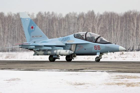 Ngoài vai trò là một máy bay huấn luyện xuất sắc, Yak-130 còn có thể thực hiện các phi vụ tấn công hạng nhẹ đầy uy lực.