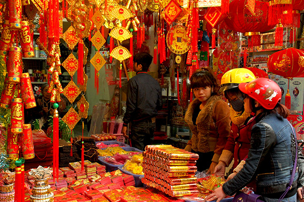 Nhộn nhịp thị trường vàng mã sát Tết ông Công ông Táo ảnh 17