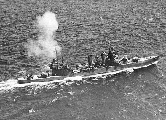 USS-Astoria (CA-34) là một tuần dương hạng nặng lớp New Orleans hoạt động trong Hải quân Mỹ từ ngày 28/4/1934. CA-34 có lượng giãn nước toàn tải 9.950 tấn. Ngày 9/8/1942, trong trận chiến đảo Savo, 8 tàu chiến Nhật Bản đã tấn công 12 tàu chiến của Mỹ và Australia. CA-34 hứng chịu đợt tấn công dữ dội và biến mất dưới những con sóng với hơn một nửa thủy thủ đoàn. 3 tuần dương hạm hạng nặng chìm trong trận này. Đây là một trong những thất bại nặng nề nhất của Hải quân Mỹ. Đến nay vị trí xác tàu đắm vẫn là một ẩn số.