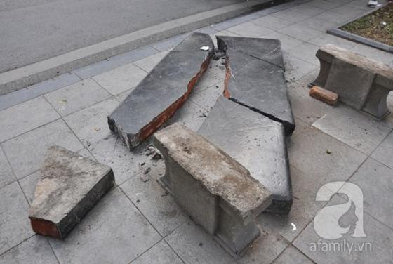 Ghế đá trăm tuổi tại Hồ Gươm bị xe tông vỡ nát ảnh 7