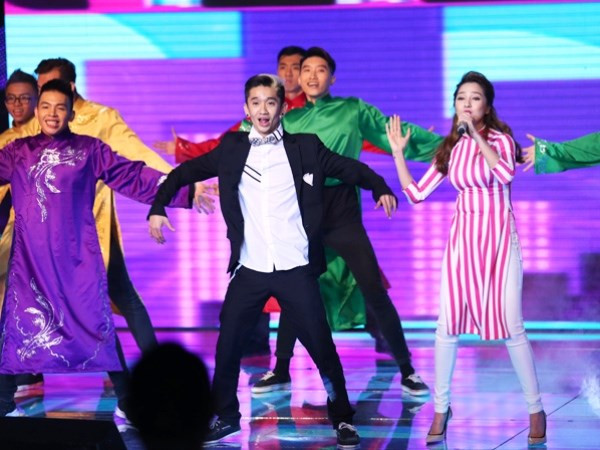 The Remix: Được Hà Hồ chấm điểm 10, Sơn Tùng M-TP lại soán ngôi đầu ảnh 4