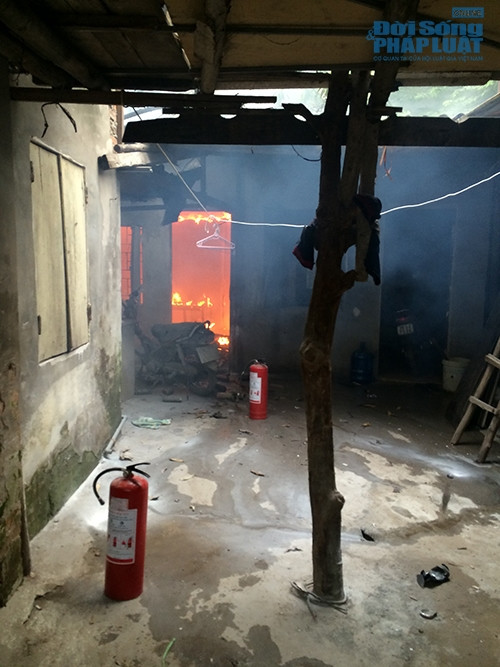 Hà Nội: Nổ lớn cơ sở sang chiết gas, một người nguy kịch - Ảnh 1 Hà Nội: Nổ lớn cơ sở sang chiết gas, một người nguy kịch - Ảnh 1