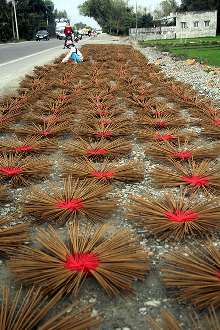 Làng hương lớn nhất miền Trung tất bật ngày cận Tết ảnh 2