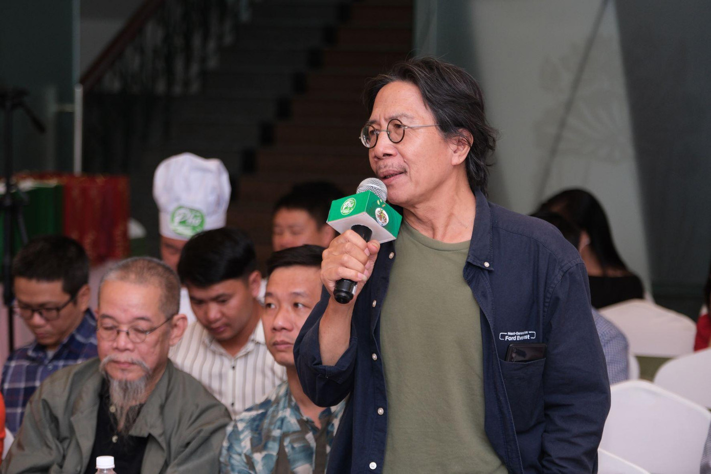 Nhà văn Nguyễn Ngọc Tiến và một số nhà văn góp ý để lan tỏa hơn nữa phở Việt ra bạn bè quốc tế. Ảnh: BTC.