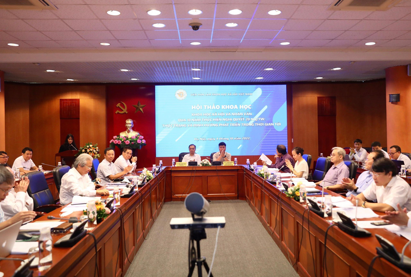 Nhiều nhà khoa học đầu ngành góp ý để ngành KHXH&NV có thể đóng góp nhiều hơn cho đất nước. Ảnh: VIỆN HÀN LÂM KHXHVN. Nhiều nhà khoa học đầu ngành góp ý để ngành KHXH&NV có thể đóng góp nhiều hơn cho đất nước. Ảnh: VIỆN HÀN LÂM KHXHVN.