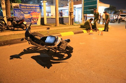 BẢN TIN ATGT: Xe 16 chỗ tông taxi, nhiều người nhập viện ảnh 4