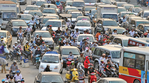 Cảnh thường ngày ở ngã tư Nguyễn Trãi - Khuất Duy Tiến, Q.Thanh Xuân, Hà Nội - Ảnh: Nam Khánh 