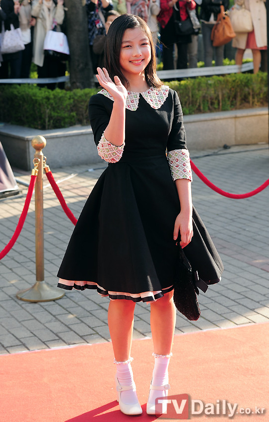 Yoo In Na Lim Soo-hyang Kang So-ra Kong Hyo-jin Hong Soo-ah Sin Hyeon-bin Jeong Yoo-mi Park Ha-seon Kim Min-hee Kim Yoo-jeong Jeong Joo-ri Oh Seung-hyeon Oh Na-ra Park Shin Hye Suzy Han Hyo-joo