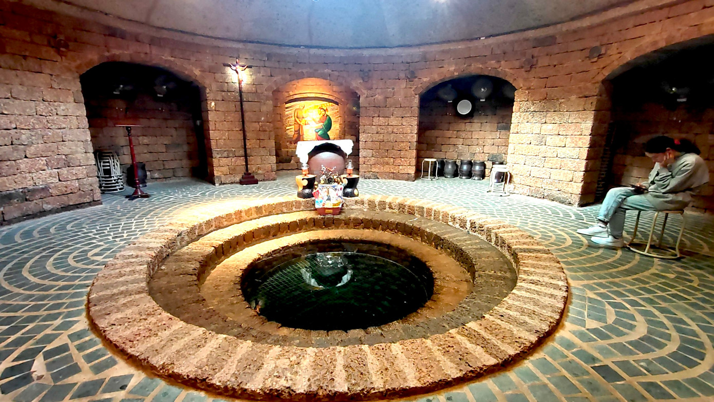 Khu vực giếng cổ. Khu vực giếng cổ.