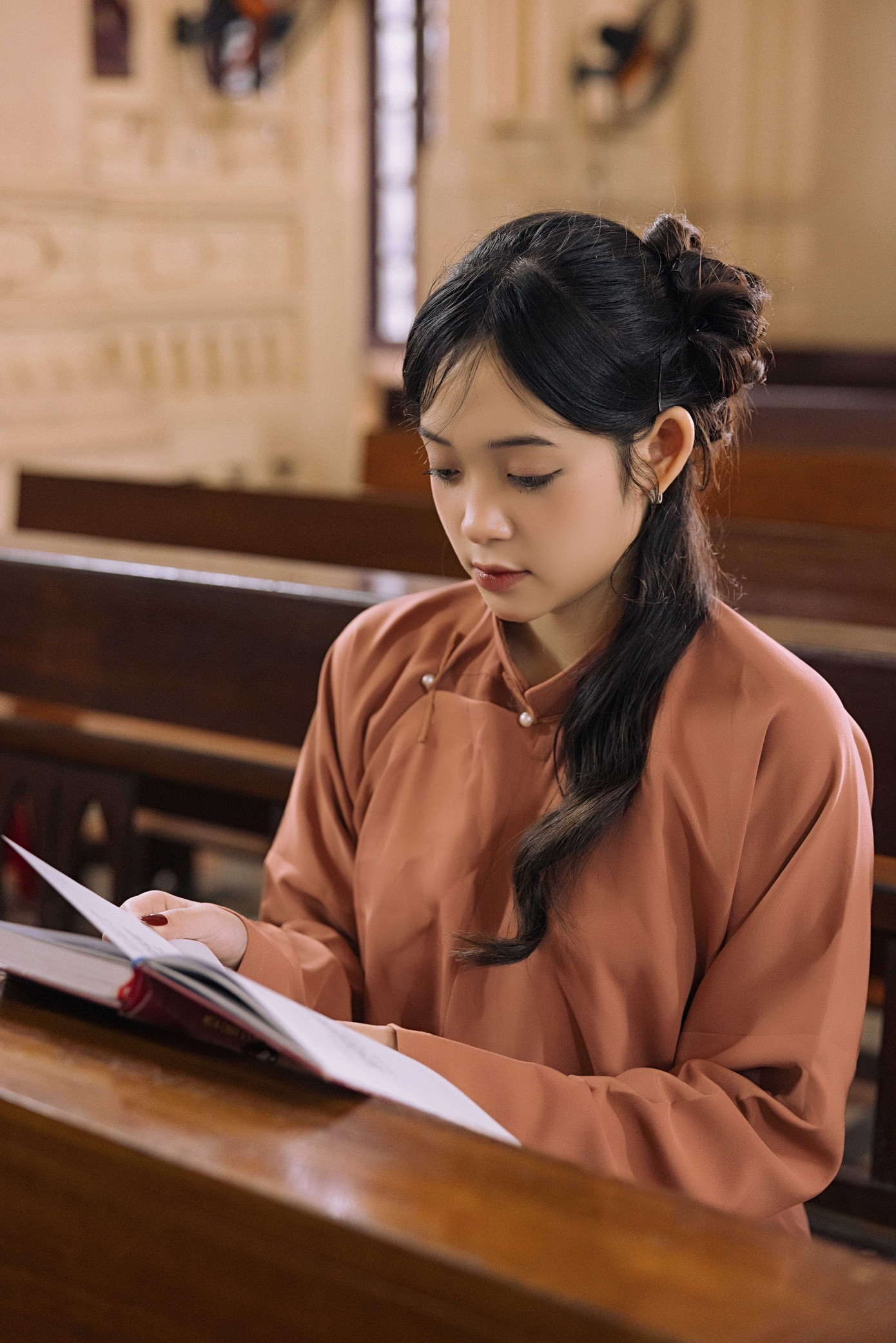 Phút giây tĩnh tâm của du khách. Phút giây tĩnh tâm của du khách.