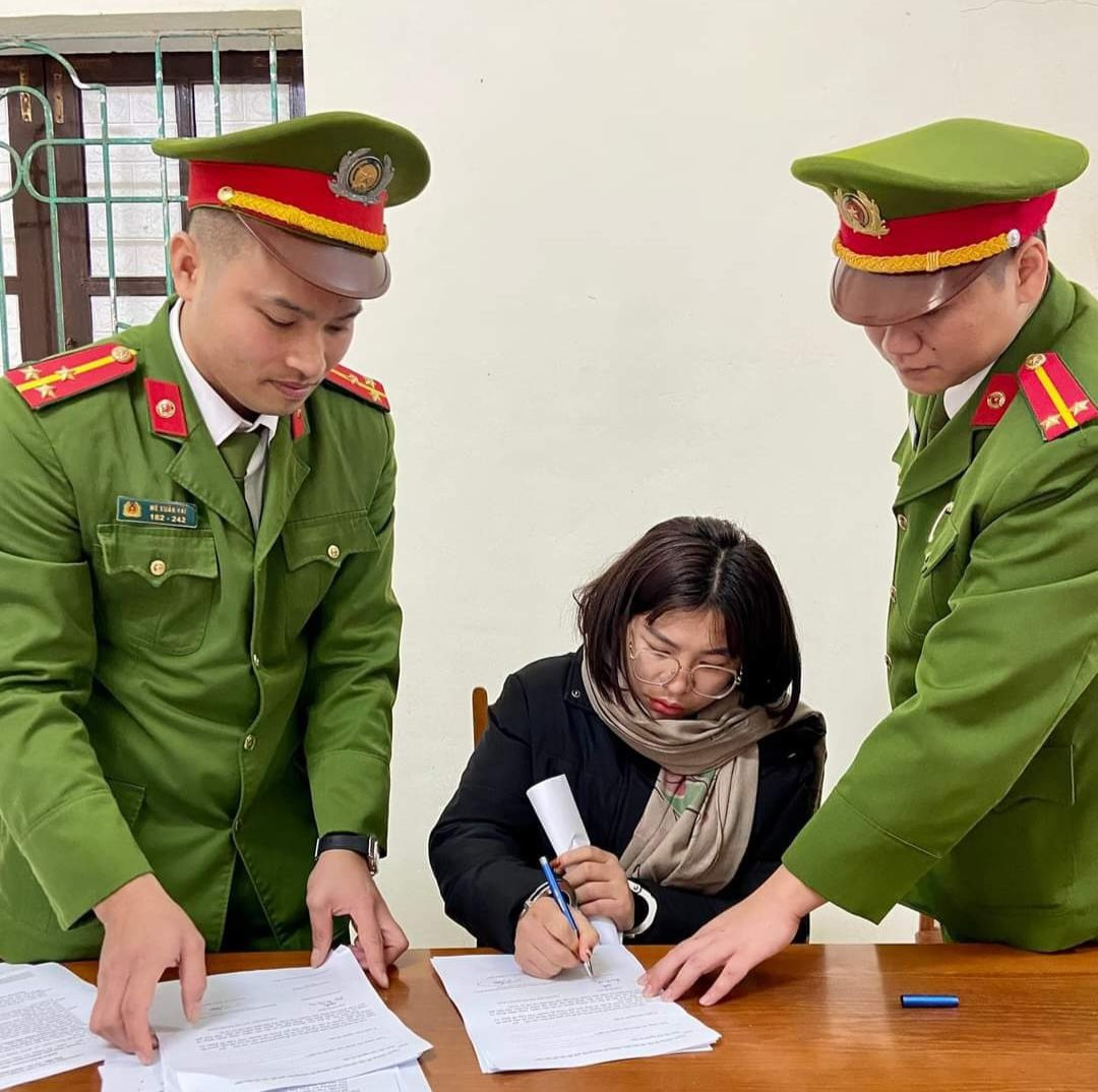 Bà Trang bị bắt vì cáo buộc tham ô tài sản.