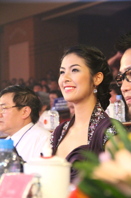 Hoa hậu Báo Tiền phong 2010 Ngọc Hân trong vai trò giám khảo