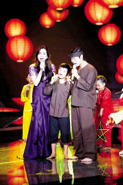 Tiết mục tam ca của Quang Anh - Hồ Hoài Anh – Lưu Hương Giang trong đêm chung kết.