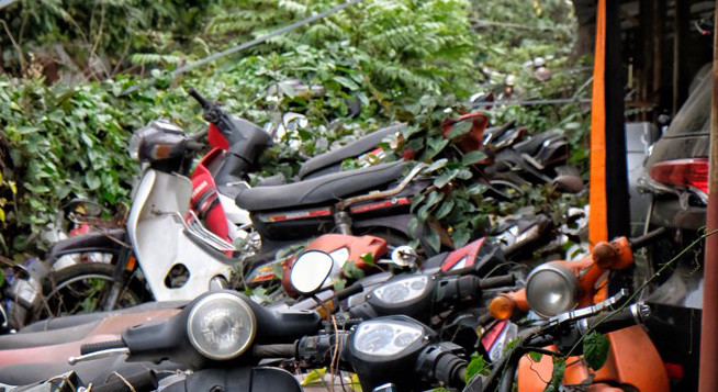 Việc tồn hàng nghìn chiếc xe máy cũ tiềm ẩn lãng phí. Việc tồn hàng nghìn chiếc xe máy cũ tiềm ẩn lãng phí.