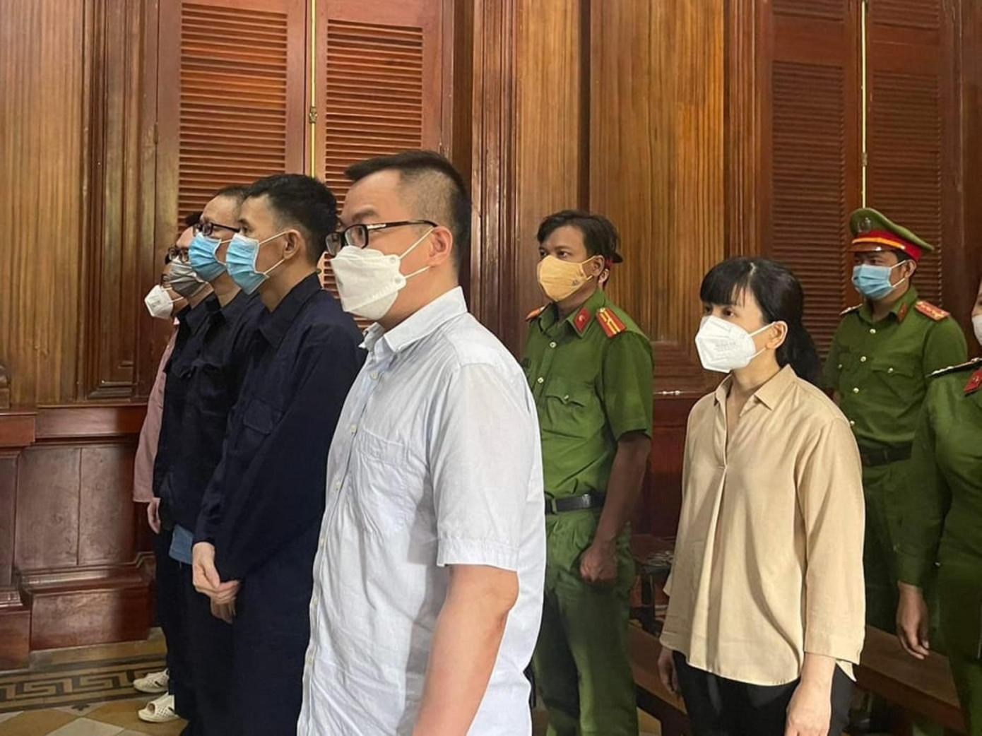 Các bị cáo tại phiên tòa. Các bị cáo tại phiên tòa.