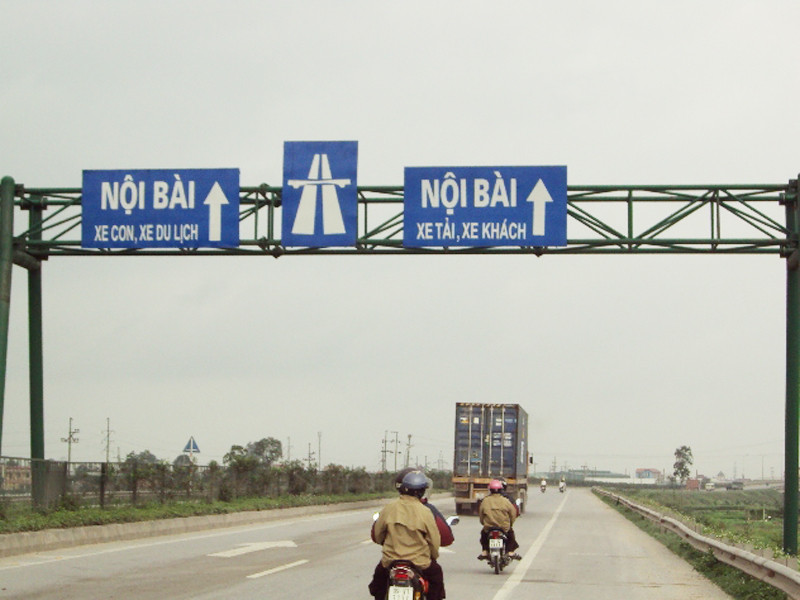 Quốc lộ 18 A không dành cho mô tô, xe gắn máy?