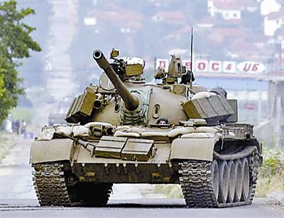 Xe tăng T-55 do Liên Xô cũ sản xuất