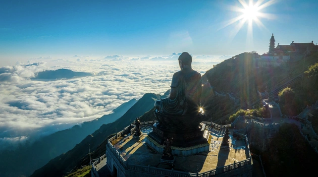 Sa Pa đang vào mùa săn mây, mùa đẹp nhất trong năm. Ảnh: Minh Tú.