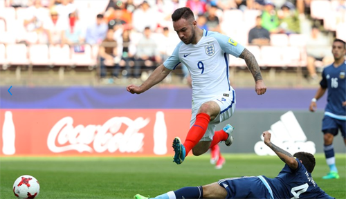 HLV U20 Anh bực tức khi bị nói thắng may Argentina ảnh 1