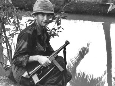 Ellsberg lúc ở Việt Nam