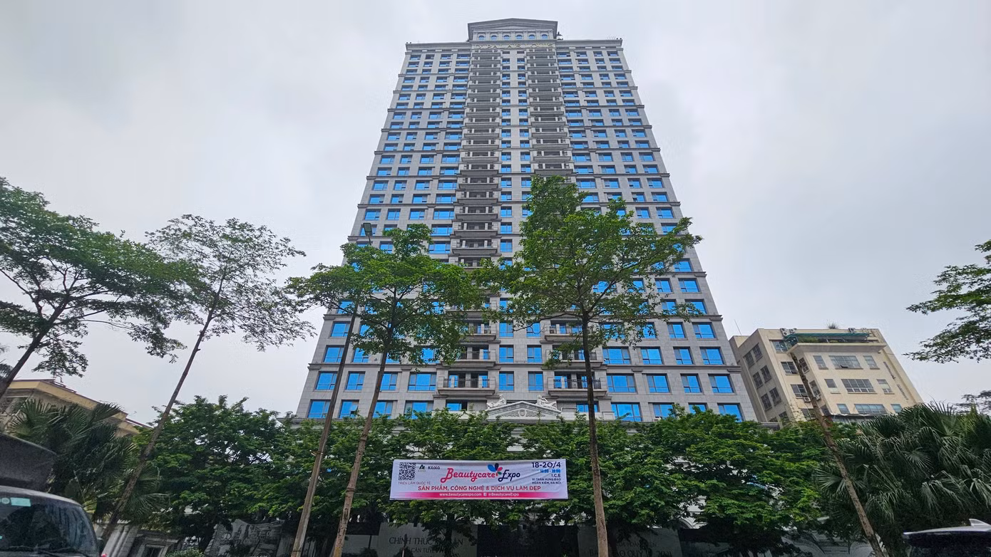 Thông tin dự án D’.Palais de Louis đổi tên xuất hiện sau khi TAND TP Hà Nội tuyên án với 15 bị cáo trong vụ lừa đảo chiếm đoạt hơn 8.600 tỷ đồng của nhà đầu tư xảy ra tại Tập đoàn Tân Hoàng Minh.