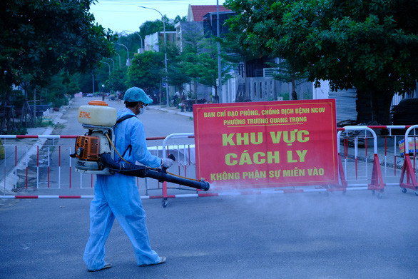 Gần 900.000 sỹ tử khẩu trang kín bưng làm thủ tục thi tốt nghiệp THPT ảnh 15